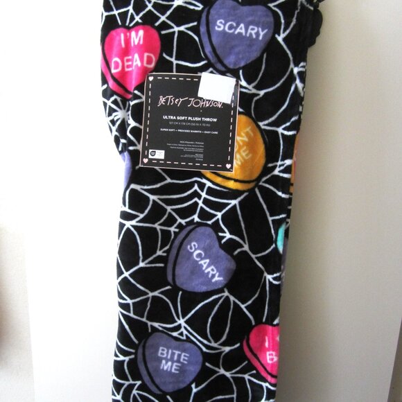 Betsey Johnson Conversation Heart Halloween Ultra Soft Plush Throw Blanket Home - Picture 1 of 7